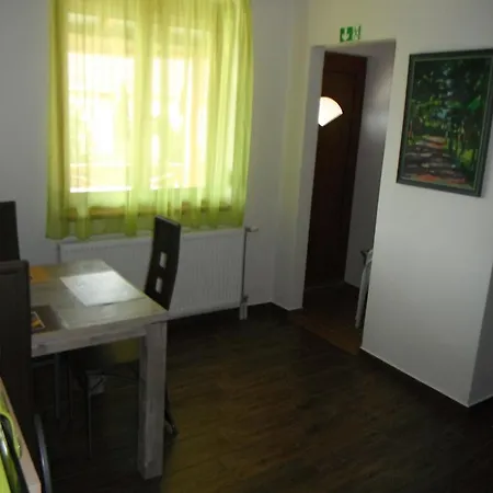 Marton Apartman מאקו